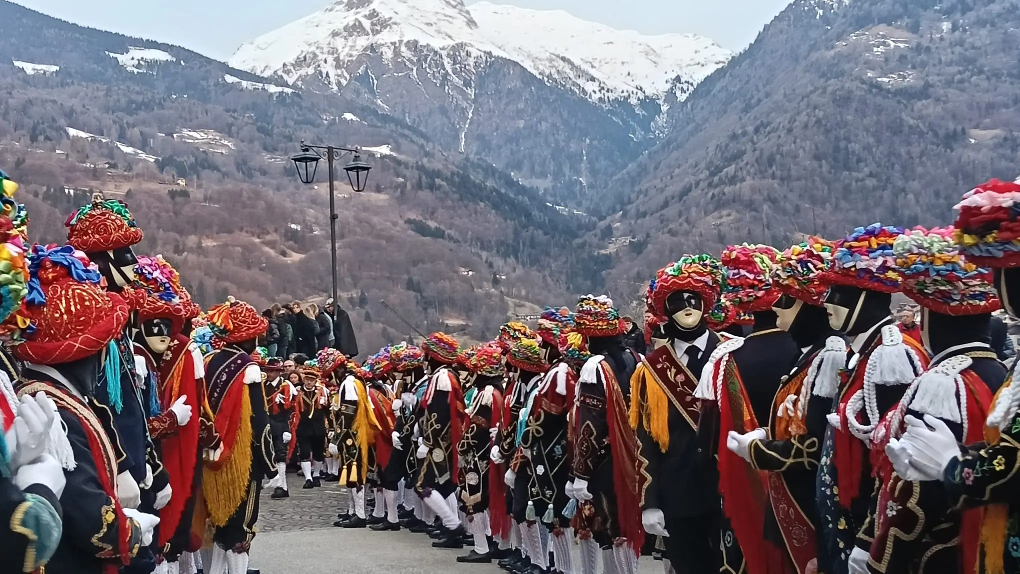 Carnevale di Bagolino: il primo ballo sul sagrato