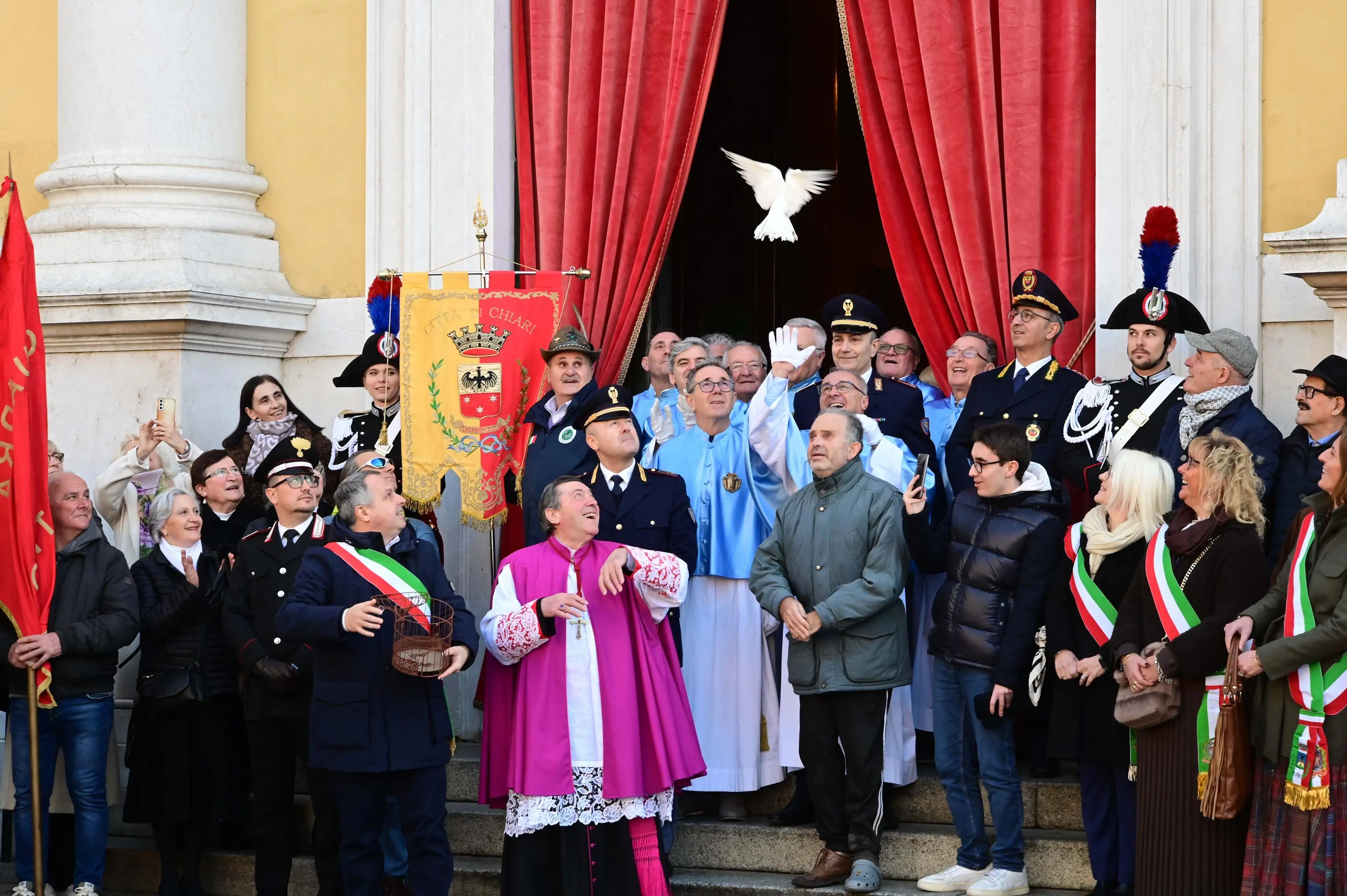CHIARI IN PIAZZA CON NOI REDAZIONE PROVINCIA 15-02-2026  GABRIELE STRADA NEW EDEN GROUP 