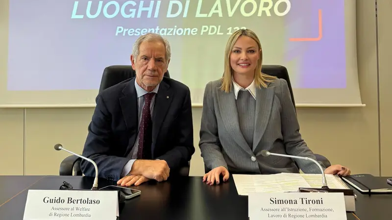 Gli assessori Guido Bertolaso e Simona Tironi - © www.giornaledibrescia.it