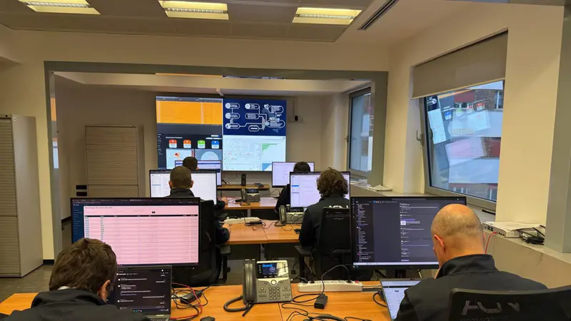 Addetti dell'Agenzia per la cybersicurezza nazionale