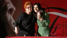 Francesca Nodari (a destra) con Maria Rita Parsi - © www.giornaledibrescia.it