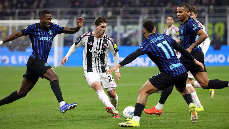 Uno scatto dell'ultimo Inter-Juventus - Foto Ansa/Matteo Bazzi © www.giornaledibrescia.it