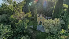 La chiesetta in località Pianello a Ome