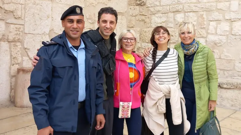 Antonella Bertolotti (a destra) con la delegazione bresciana - Foto Intermed © www.giornaledibrescia.it