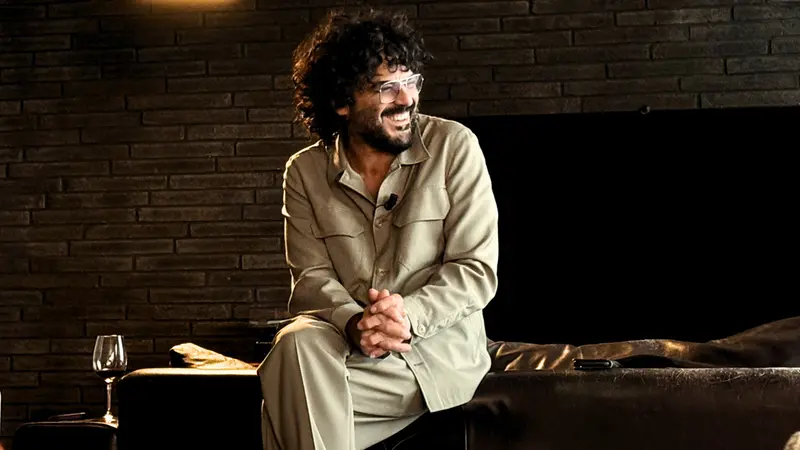 Francesco Renga nella sua casa di Brescia - © www.giornaledibrescia.it