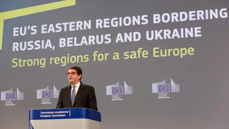 Il vicepresidente esecutivo della Commissione europea Raffaele Fitto dopo il collegio dei commissari a Bruxelles - Foto Ansa © www.giornaledibrescia.it