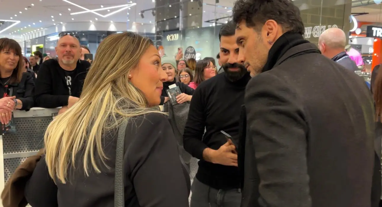 Fabrizio Moro, l'instore a Elnòs