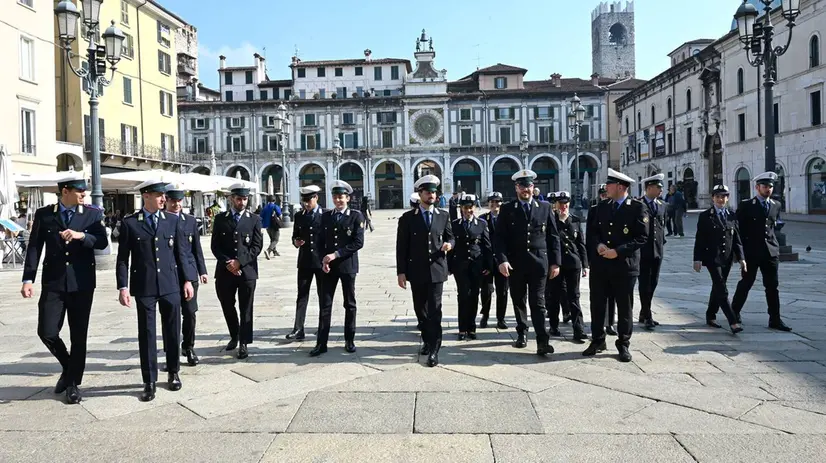Agenti della Locale in piazza Loggia - Foto Comune di Brescia