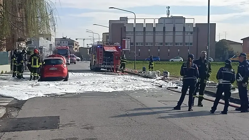 Schiomogeni per placare le fiamme - © www.giornaledibrescia.it