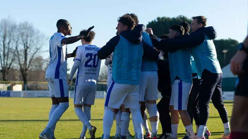 Il Desenzano rimane in vetta al girone D di serie D - Foto New Reporter  © www.giornaledibrescia.it