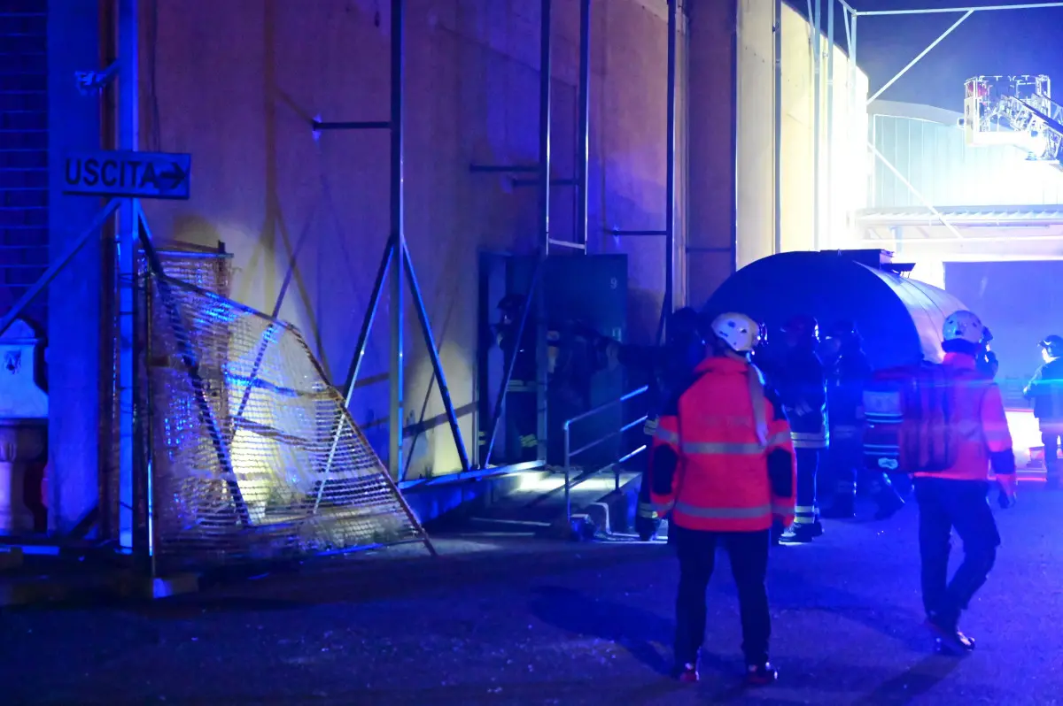 Incendio in un capannone a Bagnolo Mella