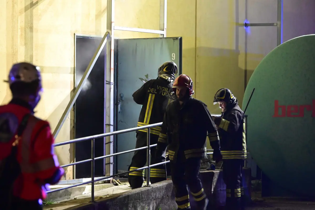 Incendio in un capannone a Bagnolo Mella