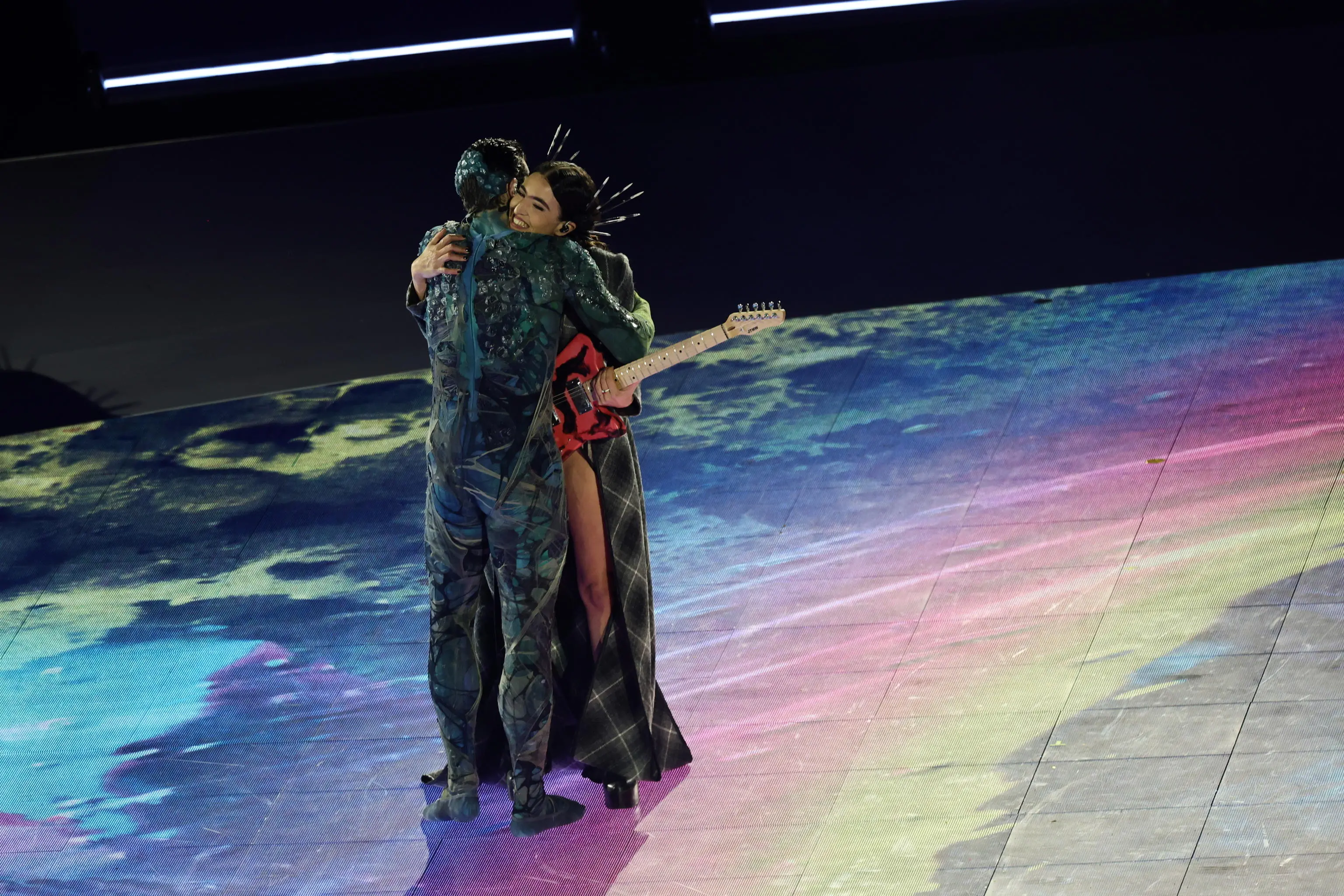 Joan Thiele con Roberto Bolle alla cerimonia conclusiva delle Olimpiadi