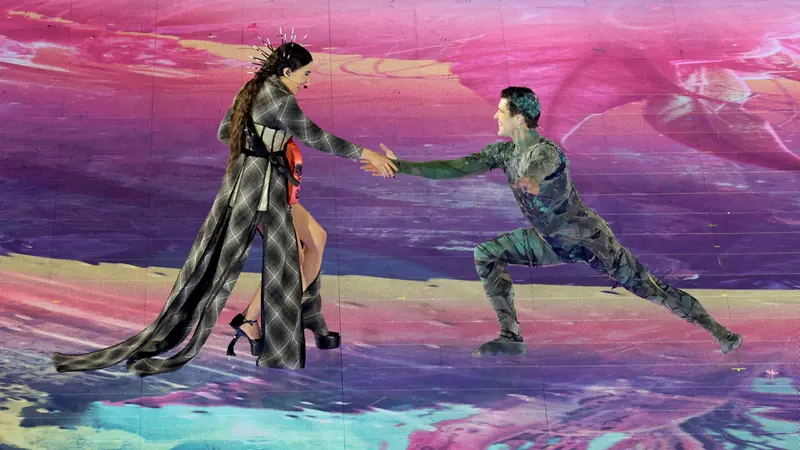 Joan Thiele con Roberto Bolle alla cerimonia conclusiva delle Olimpiadi