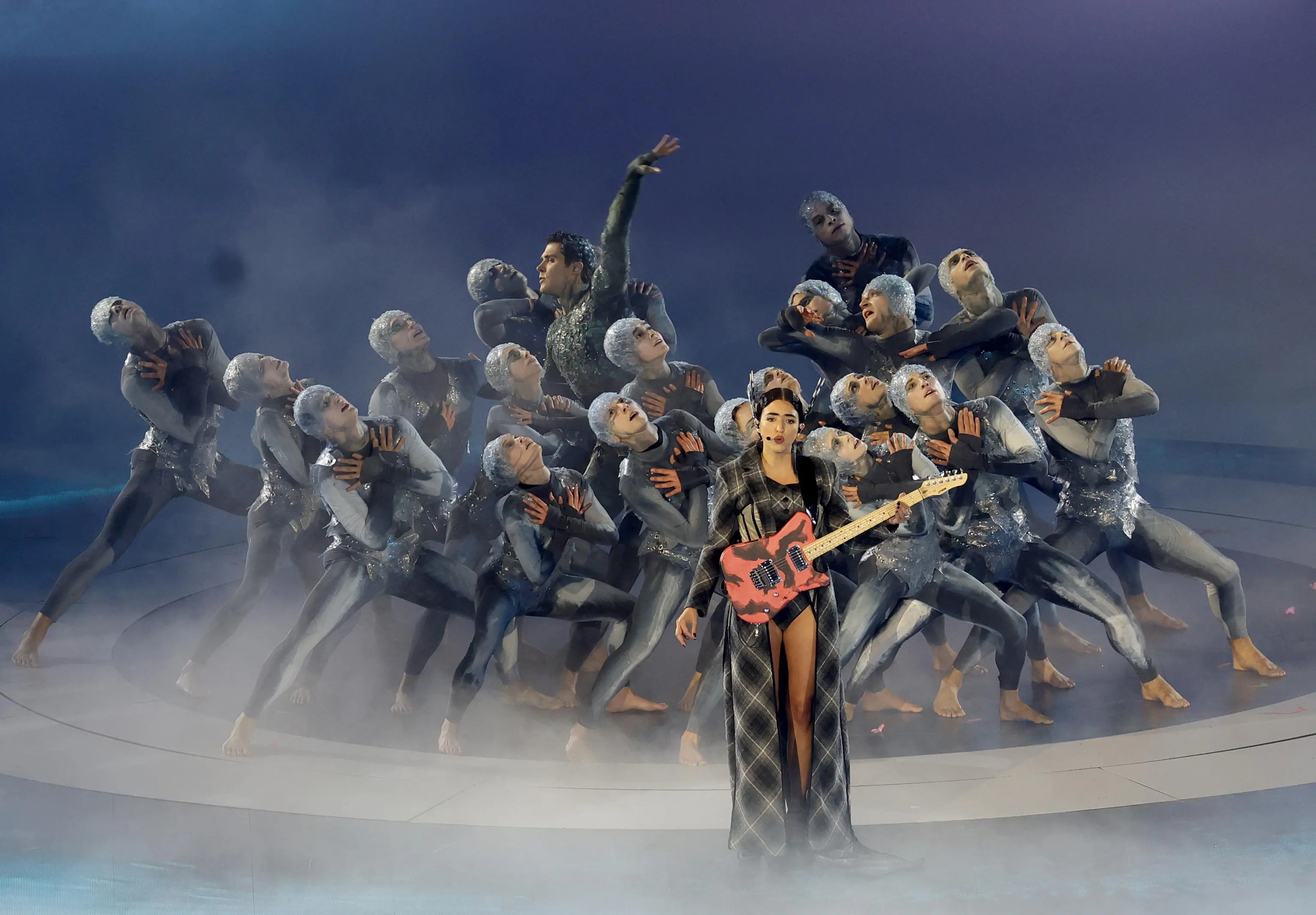 Joan Thiele con Roberto Bolle alla cerimonia conclusiva delle Olimpiadi