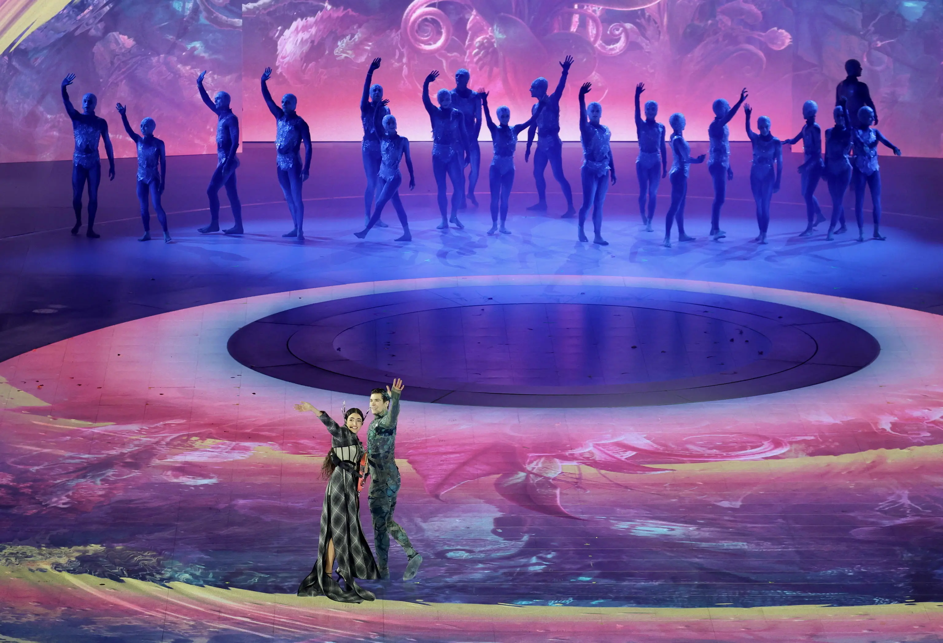 Joan Thiele con Roberto Bolle alla cerimonia conclusiva delle Olimpiadi