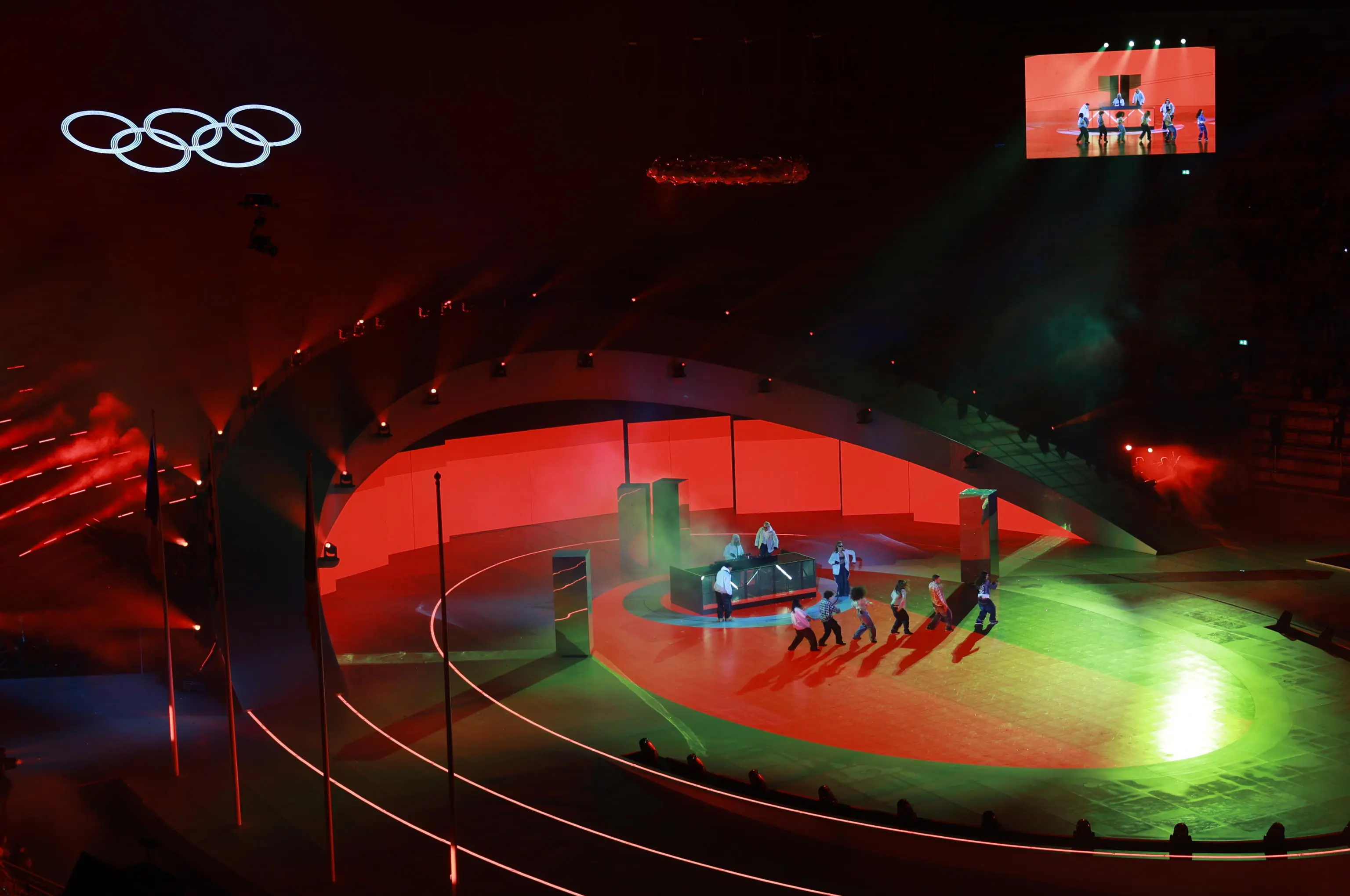 La cerimonia conclusiva delle Olimpiadi di Milano-Cortina