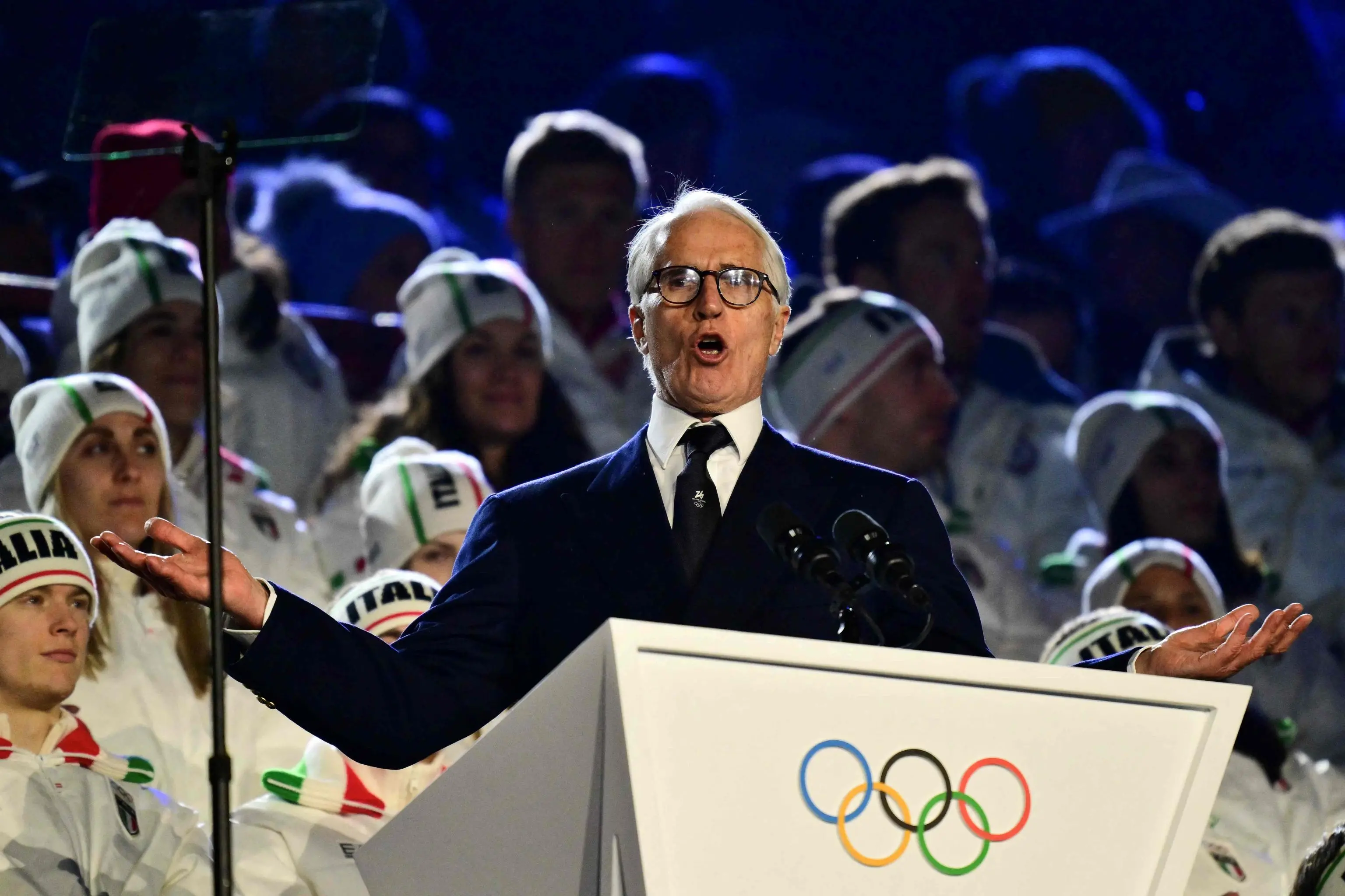 La cerimonia conclusiva delle Olimpiadi di Milano-Cortina