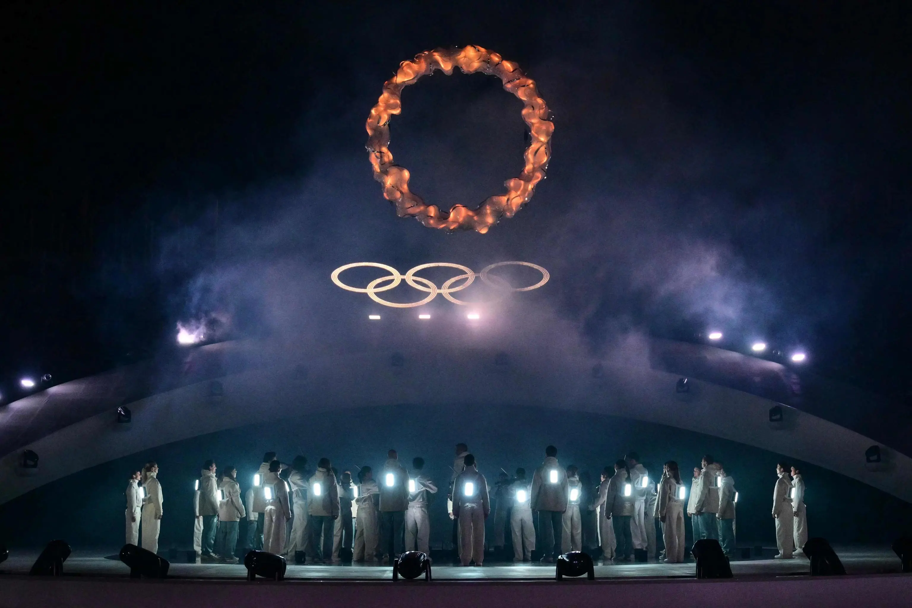 La cerimonia conclusiva delle Olimpiadi di Milano-Cortina