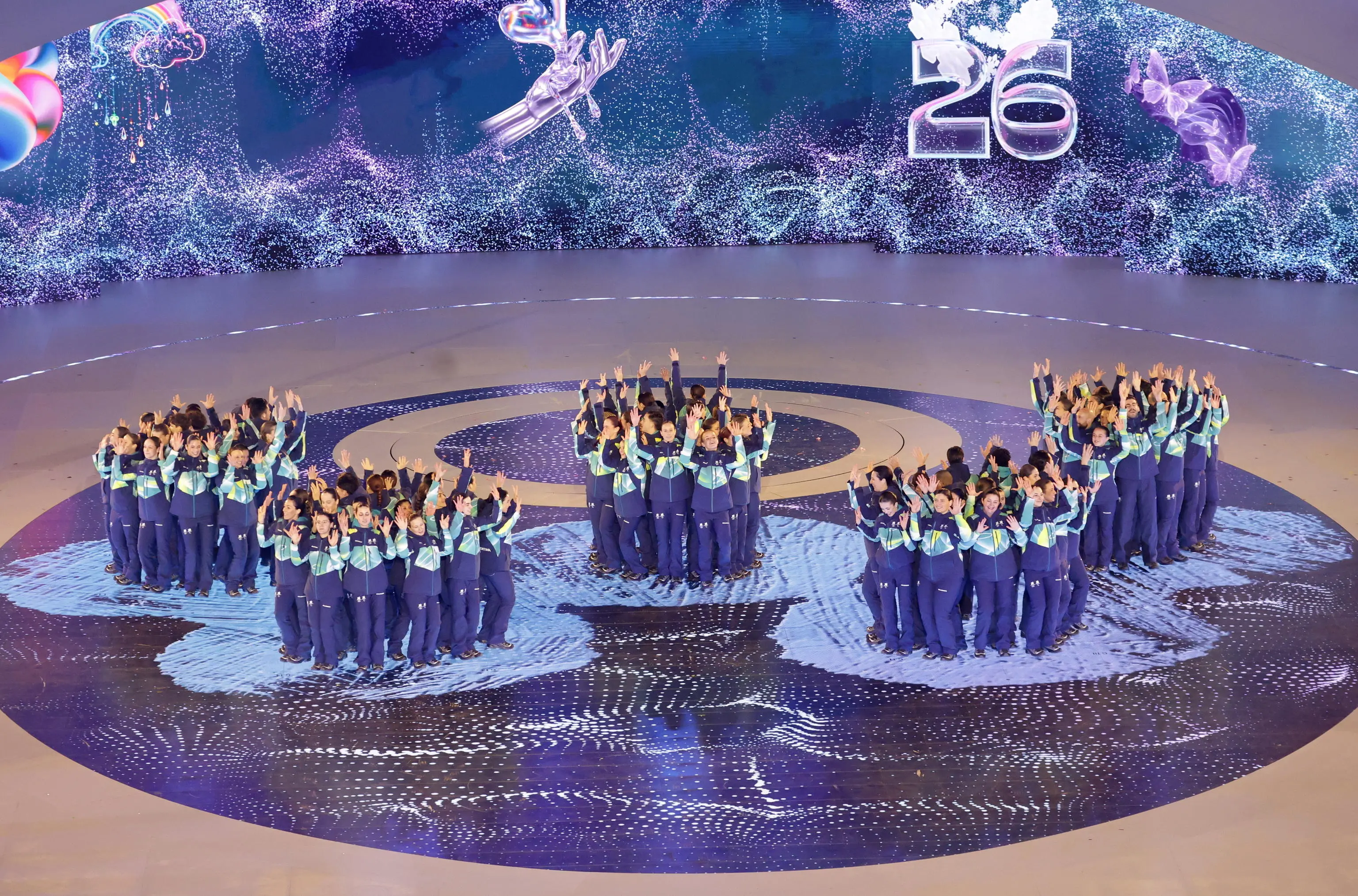 La cerimonia conclusiva delle Olimpiadi di Milano-Cortina