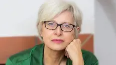 Carmen Vitali con il suo libro «Lasciamole andare... Spunti e appunti di una dipendente affettiva»