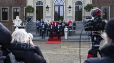 Il primo ministro Rob Jetten con la sua squadra di governo - Ansa © www.giornaledibrescia.it