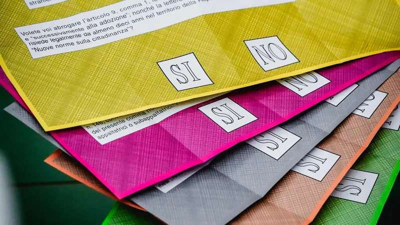 Le schede di un referendum - Foto Ansa © www.giornaledibrescia.it