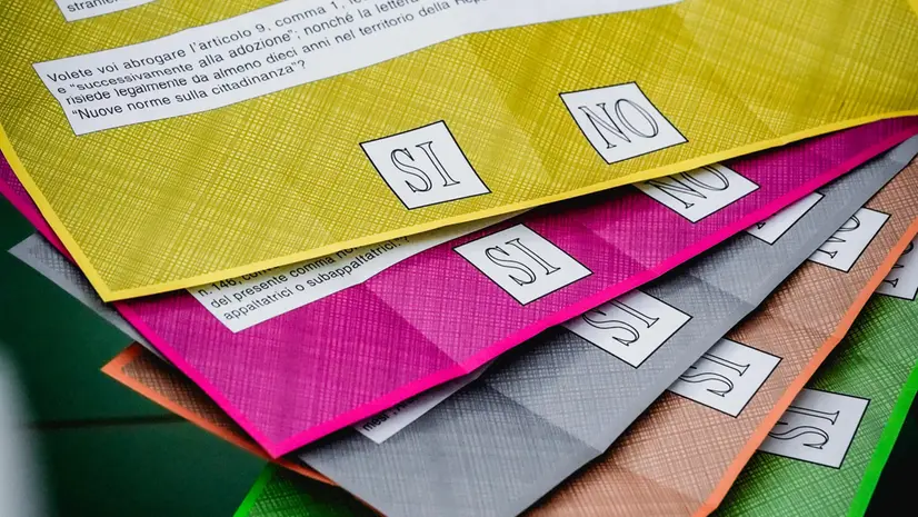 Le schede di un referendum - Foto Ansa © www.giornaledibrescia.it