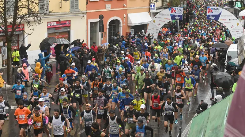 SPORT BRESCIA BAM BRESCIA ART MARATHON 2024 NELLA FOTO MOMENTI DELLA MANIFESTAZIONE PARTENZA 10/03/2024 newreporter©favretto