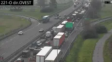 La coda in A4, telecamere in InViaggio