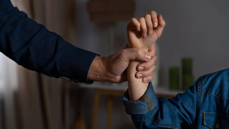 Aggressione a una donna - Foto simbolica