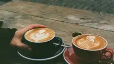 Una pausa caffè tra due innamorati - © www.giornaledibrescia.it