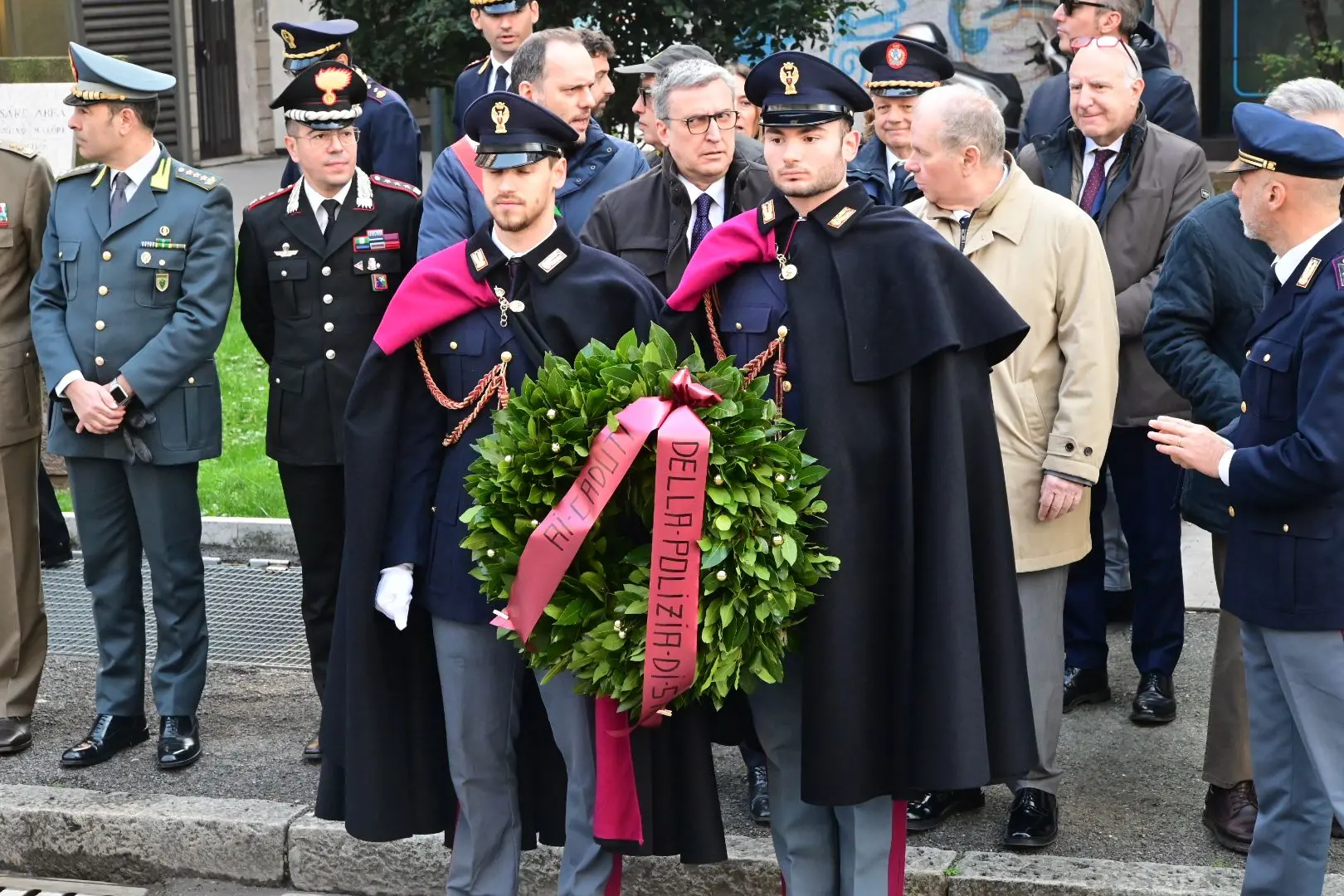 La commemorazione in via Gramsci