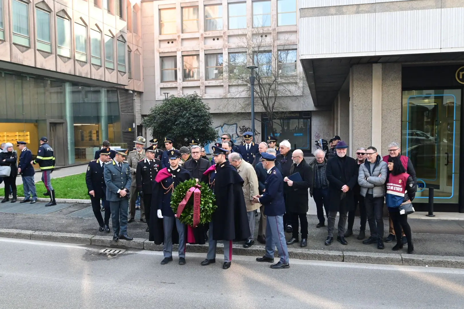 La commemorazione in via Gramsci