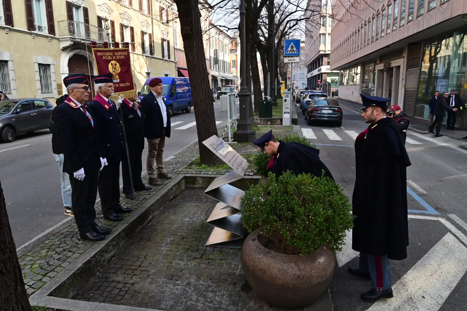 La commemorazione in via Gramsci