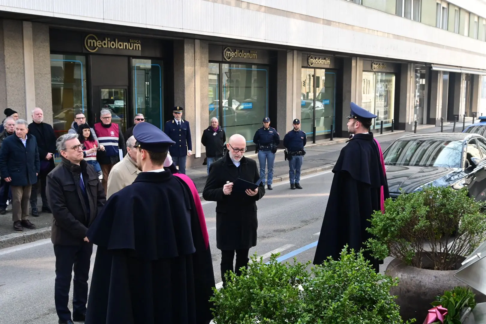 La commemorazione in via Gramsci