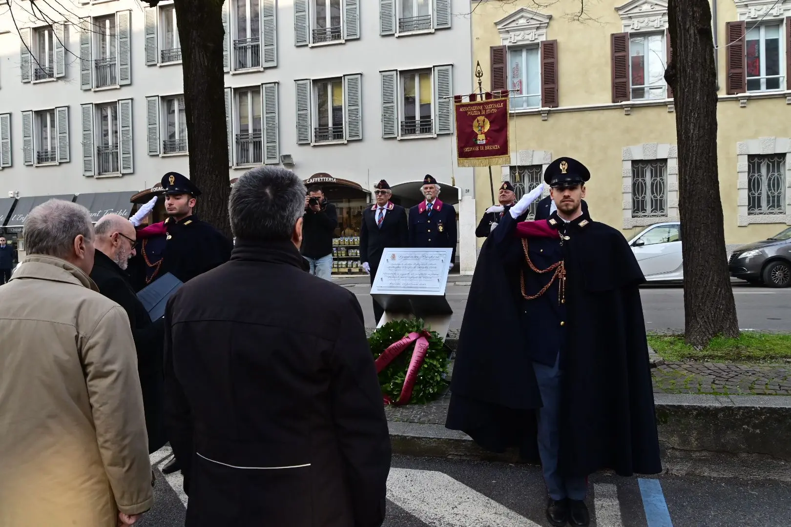 La commemorazione in via Gramsci