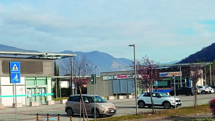 Il centro commerciale di via Mazzini - © www.giornaledibrescia.it