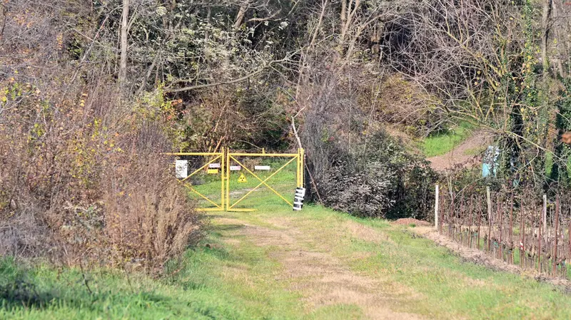 Verso la bonifica. Uno scorcio del sito della ex Metalli Capra, a Capriano del Colle