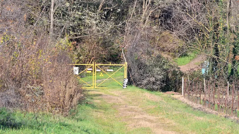 Verso la bonifica. Uno scorcio del sito della ex Metalli Capra, a Capriano del Colle