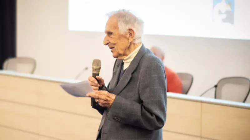 Divulgatore instancabile, è un punto di riferimento per la farmacologia