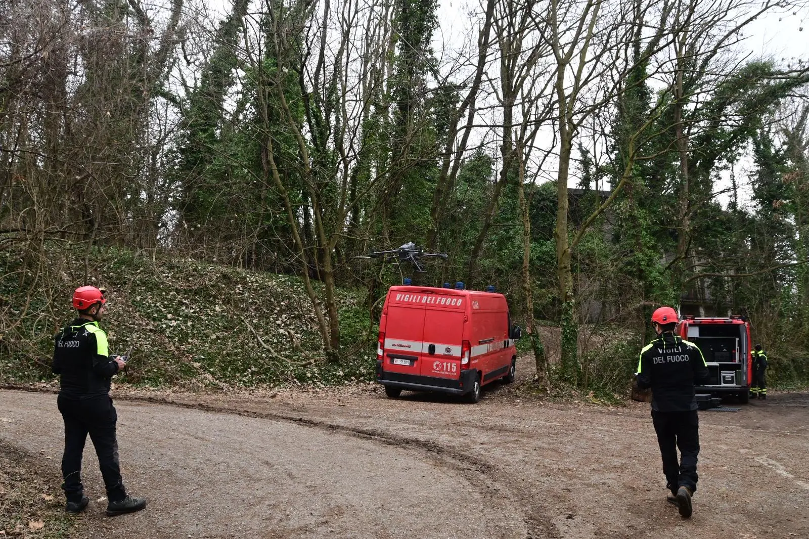 I Vigili del fuoco e il Soccorso alpino in Maddalena