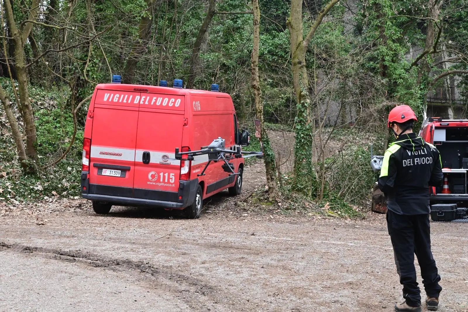 I Vigili del fuoco e il Soccorso alpino in Maddalena