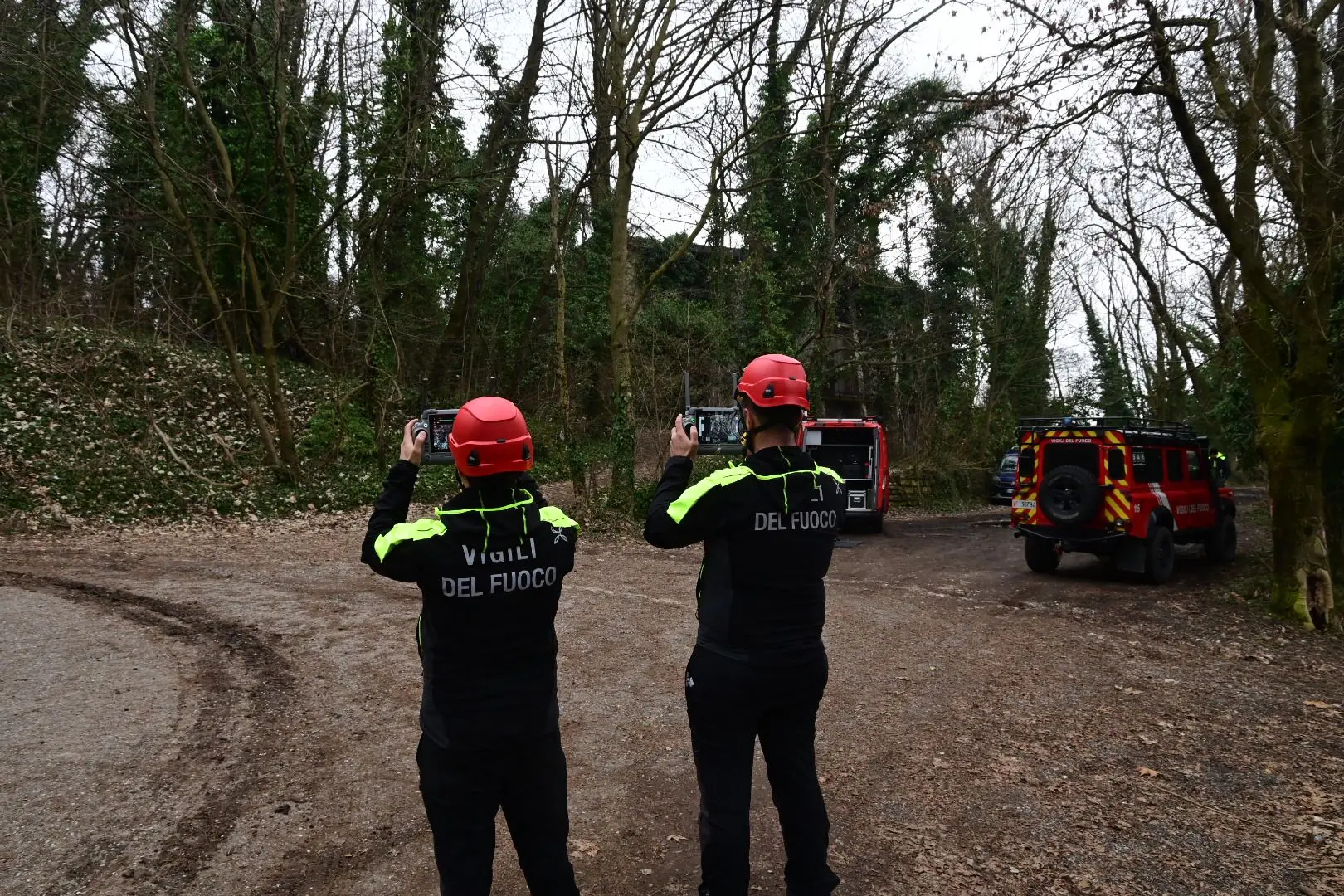 I Vigili del fuoco e il Soccorso alpino in Maddalena