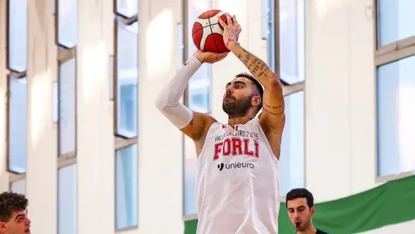 Aradori con la casacca di Forlì