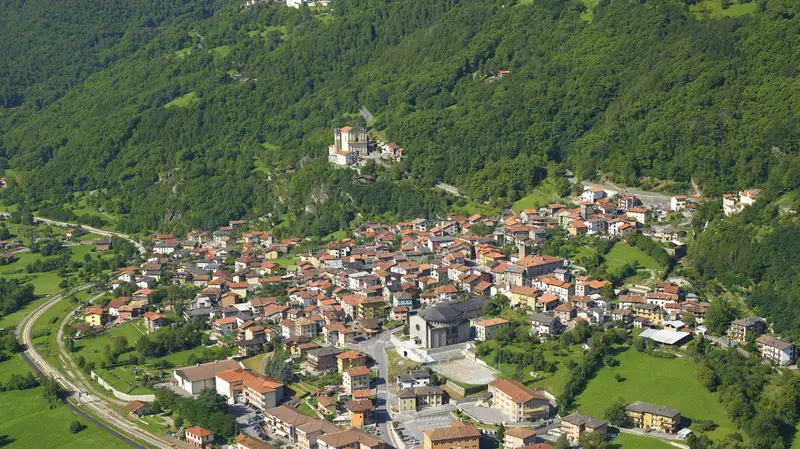 Una panoramica dall'alto di Malonno - © www.giornaledibrescia.it