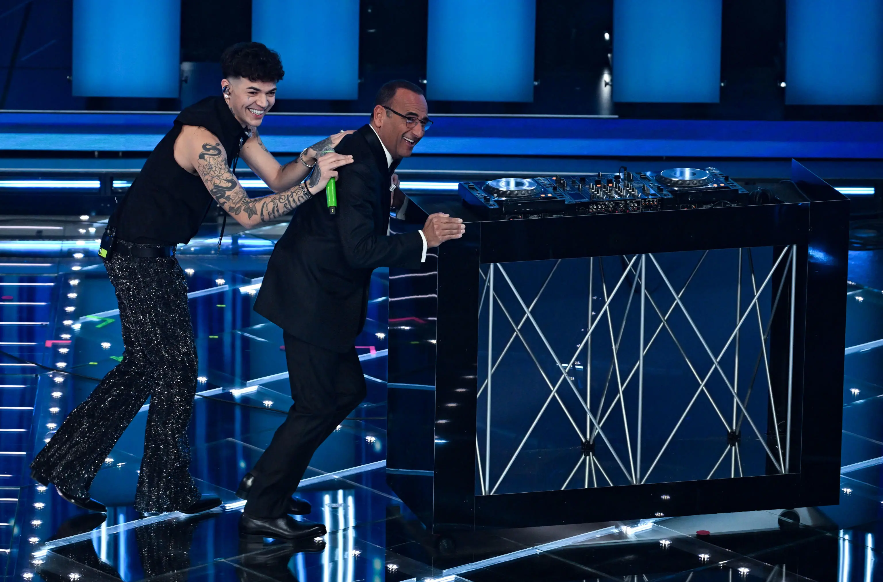 Sanremo 2026, gli artisti sul palco della seconda serata