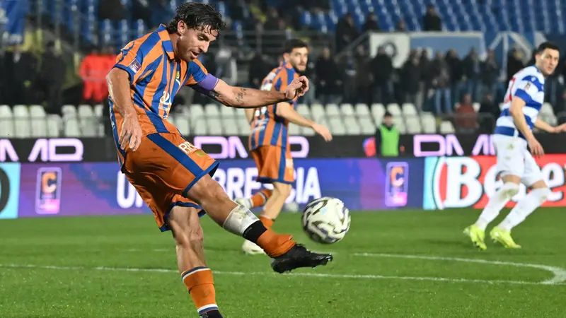 Il destro vincente della scorsa domenica - Foto New Reporter Pasotti © www.giornaledibrescia.it