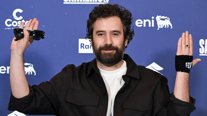 Tommaso Paradiso in conferenza stampa a Sanremo - Foto Ansa © www.giornaledibrescia.it