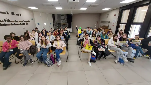 Le classi 2A e 2B dell'istituto comprensivo di Travagliato